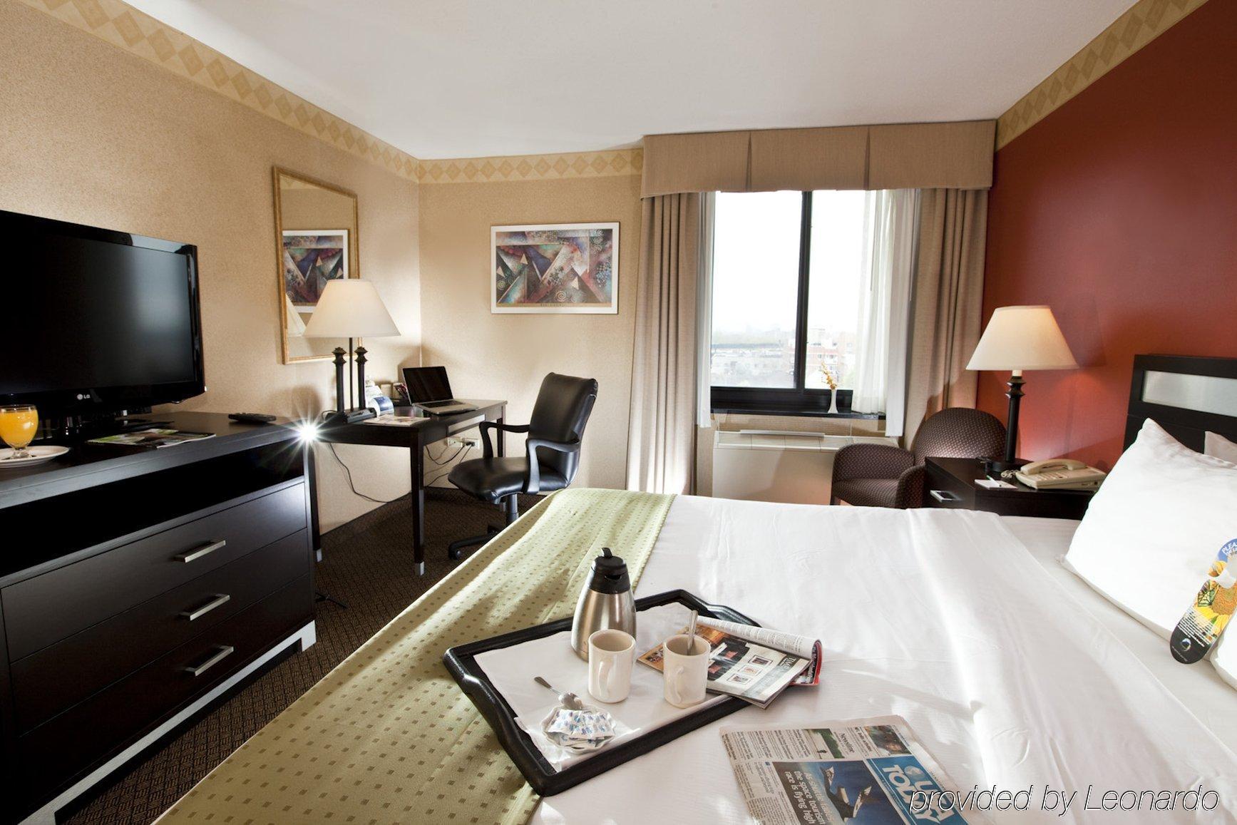 The Laguardia Hotel New York Rum bild